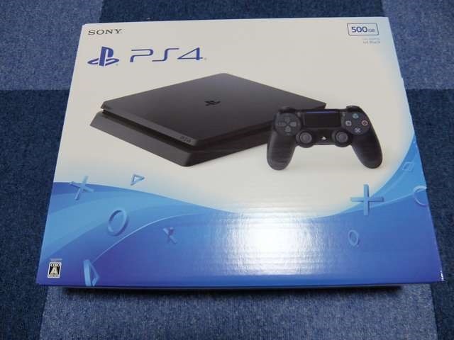 スリムになった新型PS4「PlayStation 4 スリム（CUH-2000AB01 